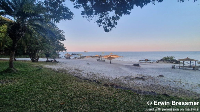 Makuzi Beach 02